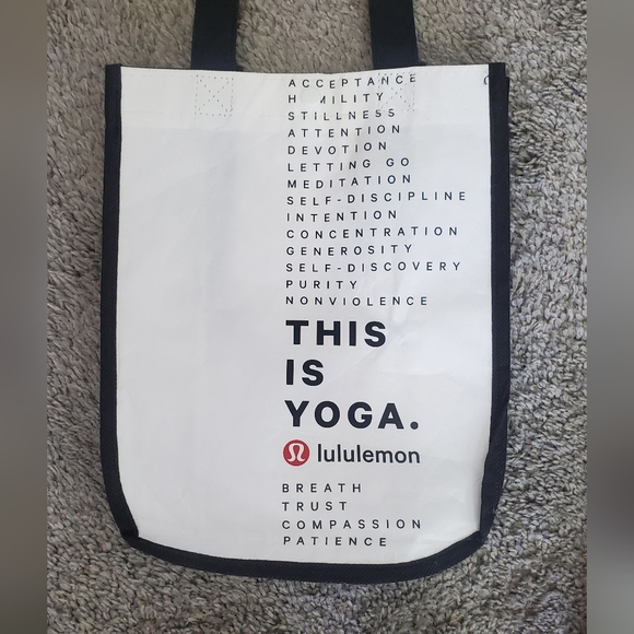💚5/$25 Lululemon White and Black Reusable Tote Bag - Picture 1 of 4